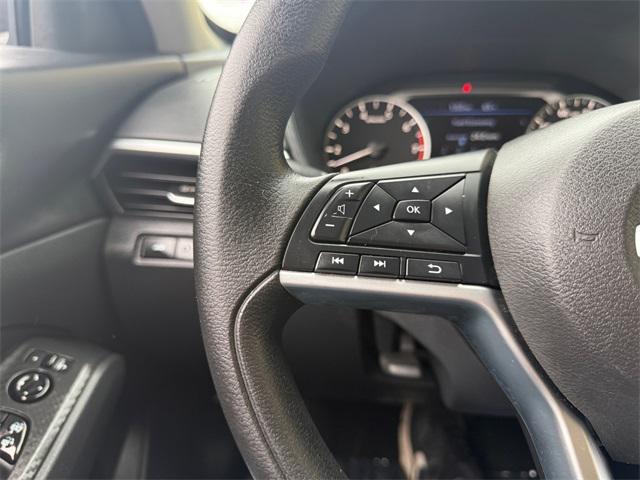 Photo of 2022 Super Black Nissan Altima