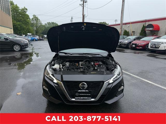 Photo of 2022 Super Black Nissan Altima