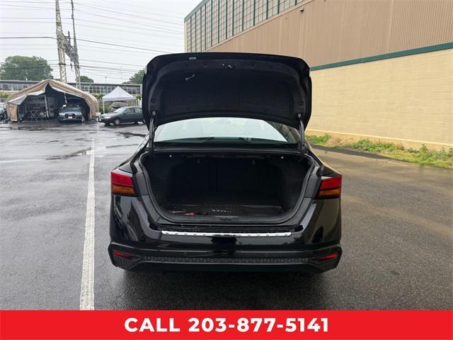 Photo of 2022 Super Black Nissan Altima