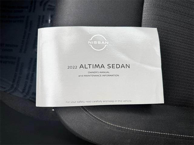 Photo of 2022 Super Black Nissan Altima