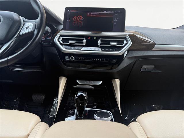 Photo of 2023 White Metallic BMW X4