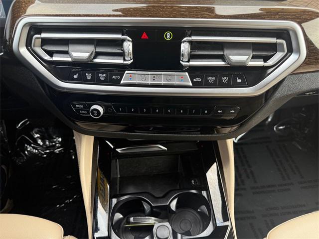 Photo of 2023 White Metallic BMW X4