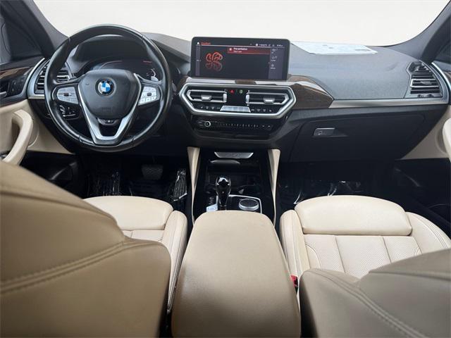 Photo of 2023 White Metallic BMW X4