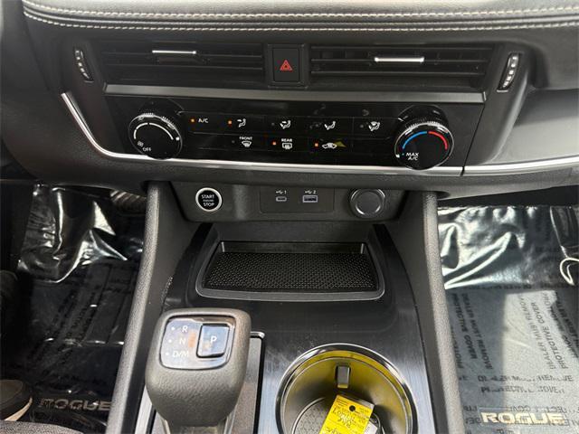 Photo of 2022 Caspian Blue Metallic Nissan Rogue