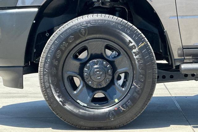 Photo of 2025 Granite Crystal Clearcoat Metallic RAM 2500