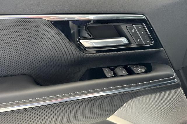 Photo of 2025 Summit White GMC Sierra EV