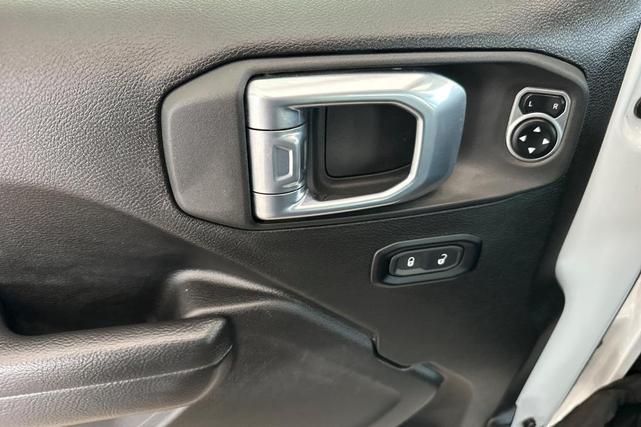 Photo of 2024 Bright White Clearcoat Jeep Wrangler