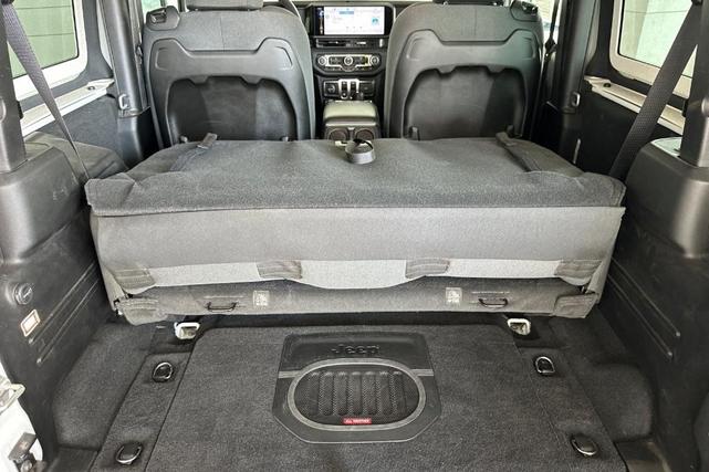 Photo of 2024 Bright White Clearcoat Jeep Wrangler