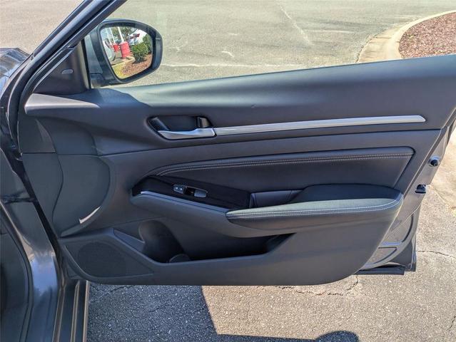 Photo of 2023 Gun Metallic Nissan Altima