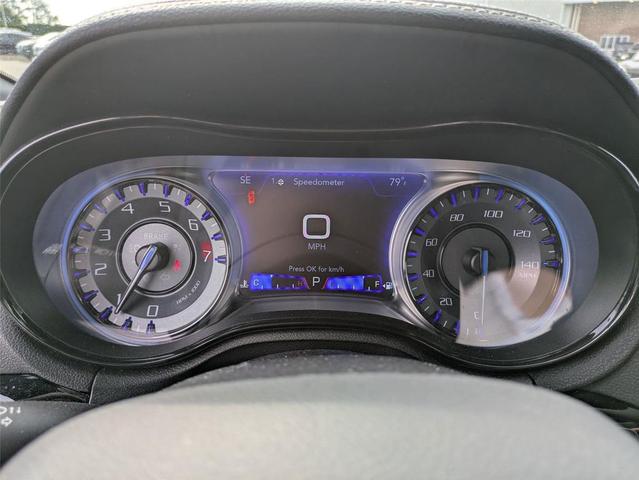 Photo of 2023 Silver Mist Clearcoat Chrysler 300