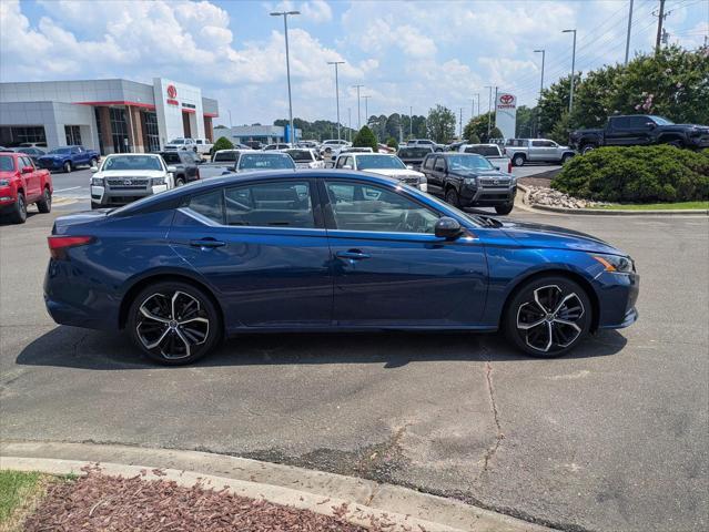 Photo of 2023 Deep Blue Pearl Nissan Altima
