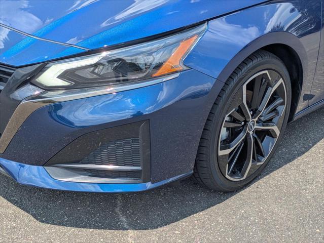 Photo of 2023 Deep Blue Pearl Nissan Altima