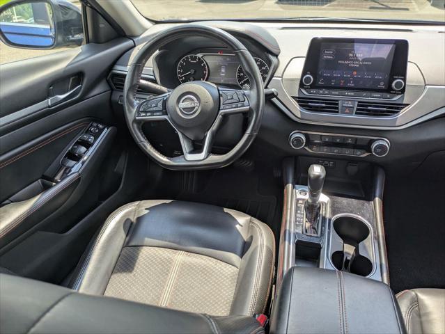 Photo of 2023 Deep Blue Pearl Nissan Altima