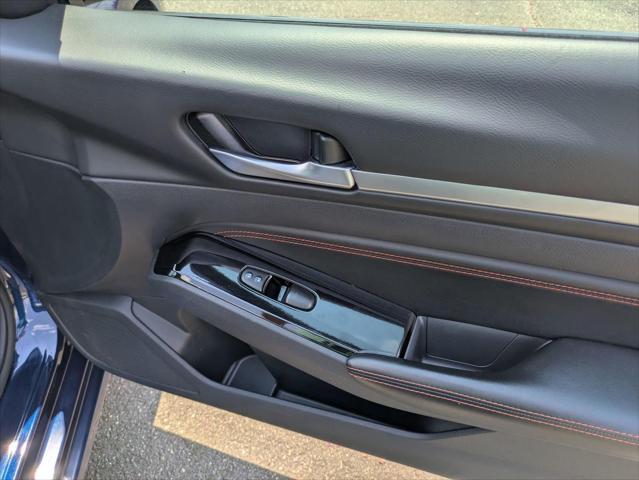 Photo of 2023 Deep Blue Pearl Nissan Altima