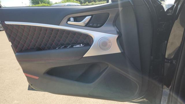 Photo of 2025 Vik Black Genesis G70