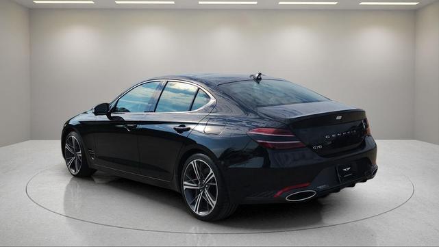 Photo of 2025 Vik Black Genesis G70