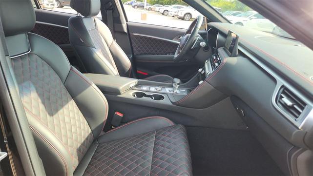 Photo of 2025 Vik Black Genesis G70
