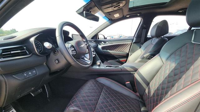 Photo of 2025 Vik Black Genesis G70