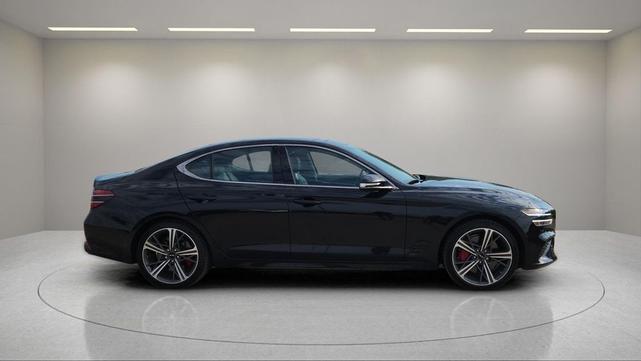 Photo of 2025 Vik Black Genesis G70