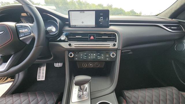 Photo of 2025 Vik Black Genesis G70