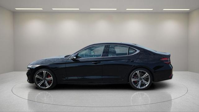 Photo of 2025 Vik Black Genesis G70