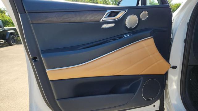 Photo of 2023 Alta White Genesis GV80