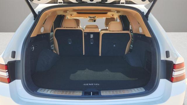 Photo of 2023 Alta White Genesis GV80