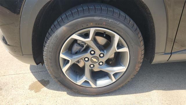 Photo of 2024 Mosaic Black Metallic Chevrolet Trax
