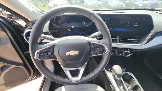 Photo of 2024 Mosaic Black Metallic Chevrolet Trax