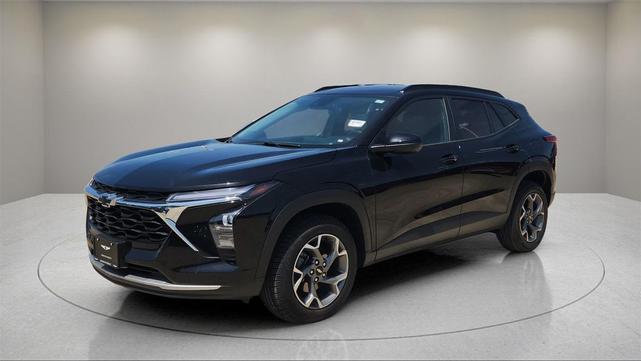 Photo of 2024 Mosaic Black Metallic Chevrolet Trax