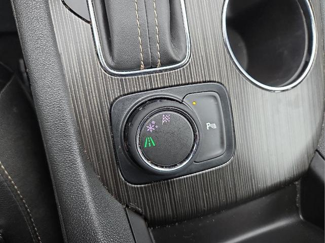 Photo of 2018 Summit White GMC Acadia