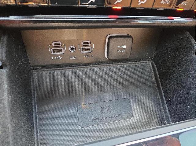Photo of 2021 Diamond Black Jeep Grand Cherokee L