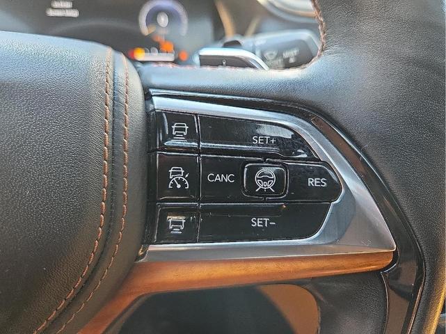 Photo of 2021 Diamond Black Jeep Grand Cherokee L