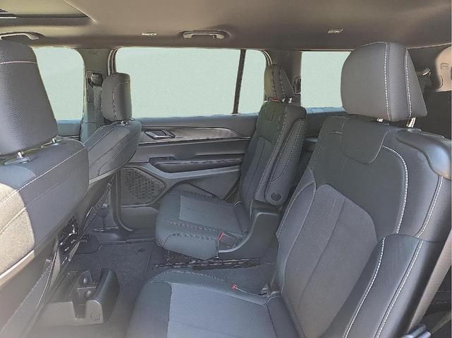 Photo of 2025 Silver Zynith Jeep Grand Cherokee L