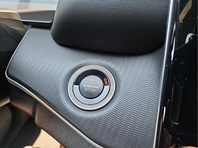 Photo of 2025 Silver Zynith Jeep Grand Cherokee L