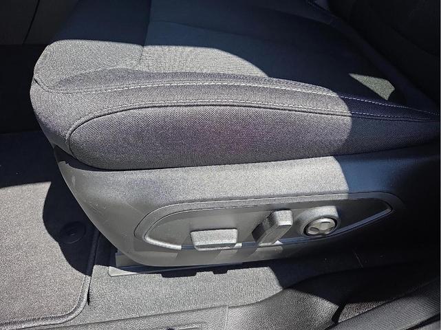 Photo of 2025 Silver Zynith Jeep Grand Cherokee L