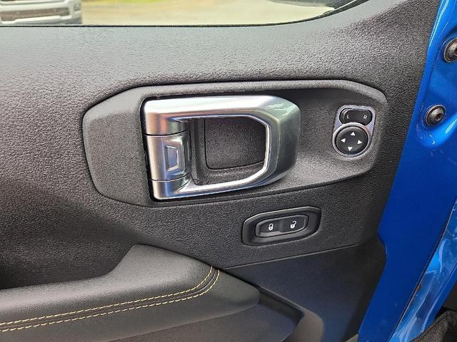 Photo of 2025 Hydro Blue Pearl Jeep Wrangler