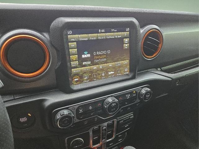 Photo of 2021 Hydro Blue Pearlcoat Jeep Gladiator