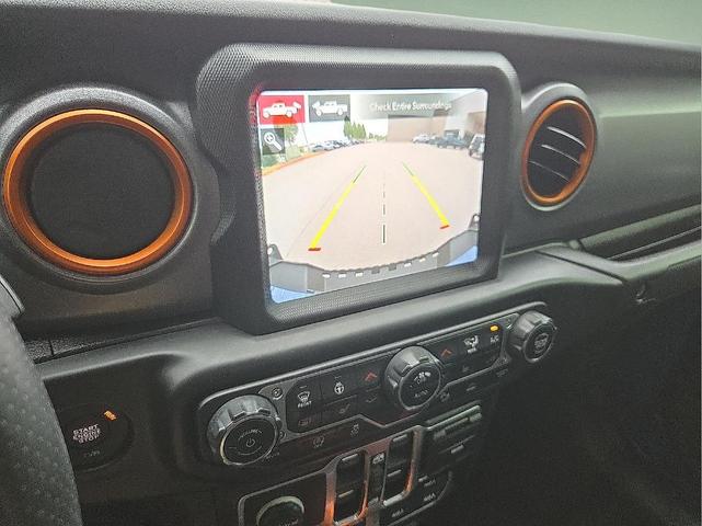 Photo of 2021 Hydro Blue Pearlcoat Jeep Gladiator