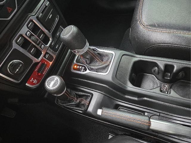 Photo of 2021 Hydro Blue Pearlcoat Jeep Gladiator