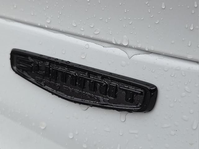 Photo of 2025 Bright White Clearcoat Jeep Grand Cherokee L