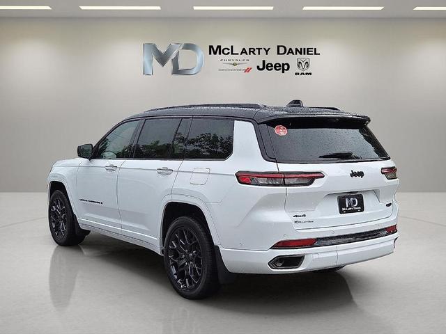Photo of 2025 Bright White Clearcoat Jeep Grand Cherokee L