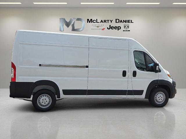Photo of 2025 Bright White Clearcoat RAM ProMaster 2500