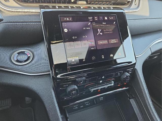 Photo of 2025 Silver Zynith Jeep Grand Cherokee L