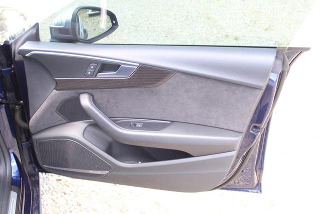 Photo of 2018 Navarra Blue Metallic Audi S5