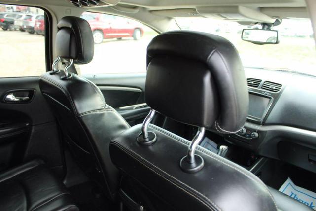 Photo of 2017 White Dodge Journey