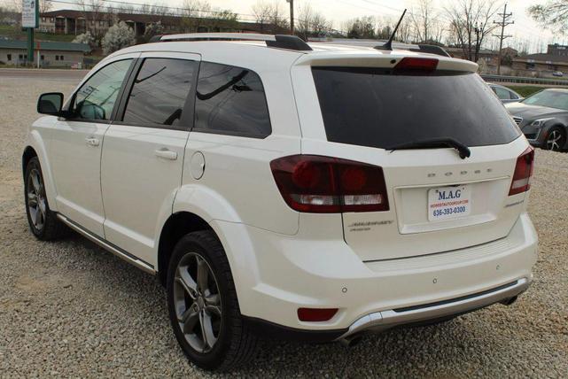 Photo of 2017 White Dodge Journey