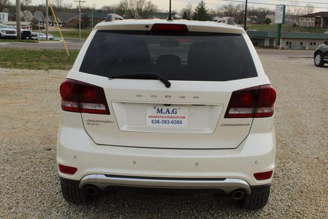 Photo of 2017 White Dodge Journey