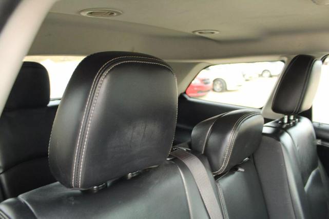 Photo of 2017 White Dodge Journey