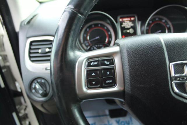 Photo of 2017 White Dodge Journey